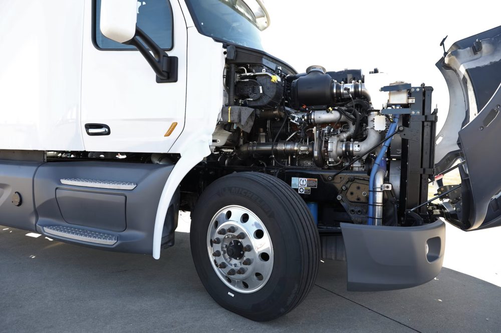 Detroit MI mobile truck repair fleet yard support